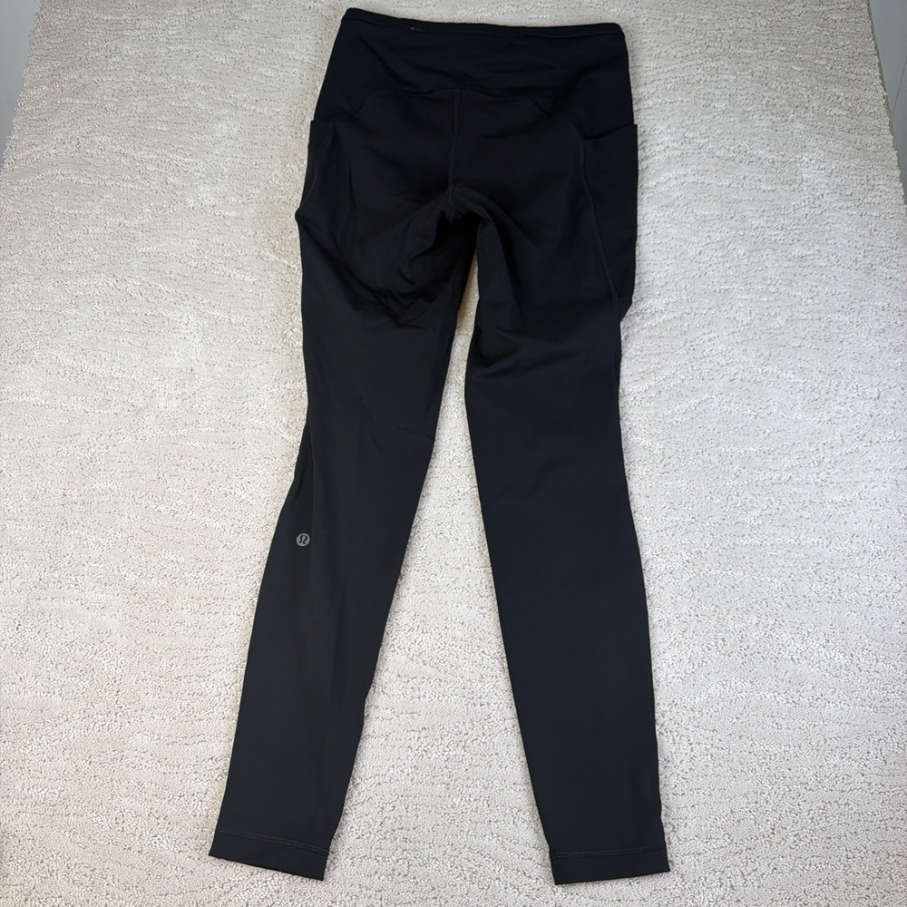 Women's Lululemon Size 8 Swift Speed High Rise Leggings 28" Black Pockets - Picture 5 of 6